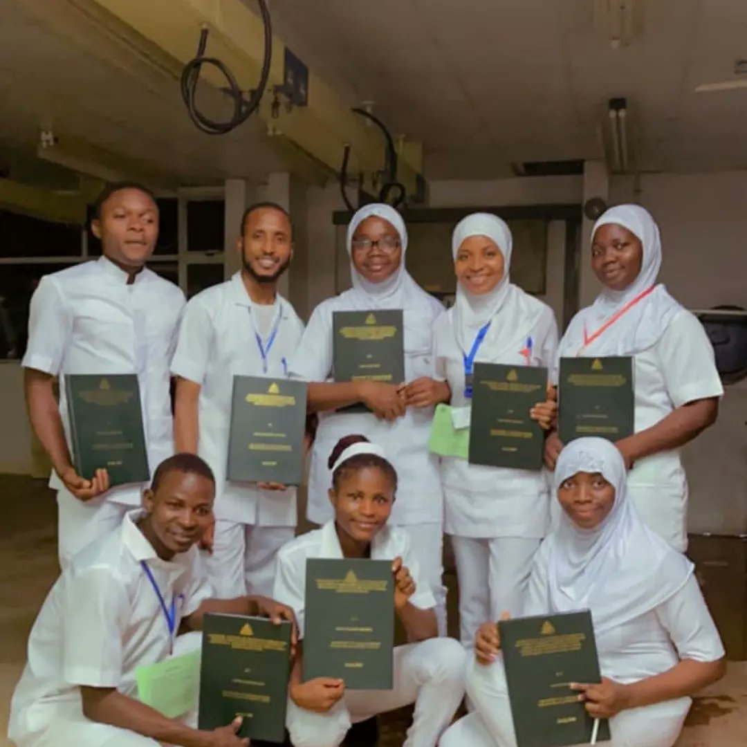 Limah_Abdullahi's tweet photo. In the crux of the International Nurses Week, some of us were in the process that would take us closer to our dreams of becoming nurses.
May our efforts yield positive results.
Ameen
#NursesWeek
#InternationalNursesDay
#limahcares
#NursesCanStudy
#NursesDay2023 https://t.co/4tBVcIOz1E