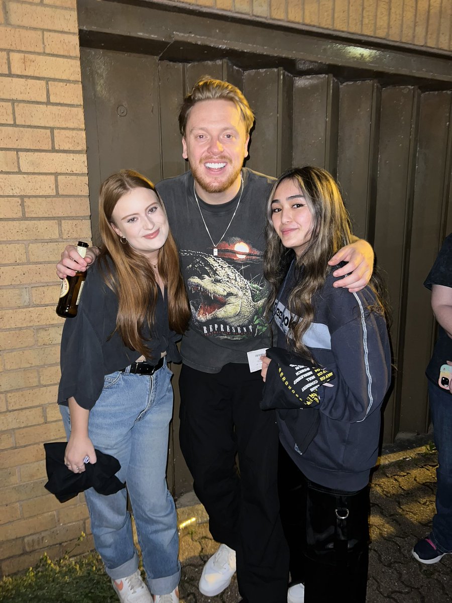ella_harper18's tweet photo. The BEST night @ the Happy Hour Tour๐ Massive shout out to Jack, Stevie, Robbie and Alfie for staying and meeting everyone, honestly the best group of guys, so bloody nice. Absolutely buzzing๐๐ณ๐บ.
#roundsheeptour #happyhour #jaackmaateshappyhour https://t.co/9i8B1jWeNK