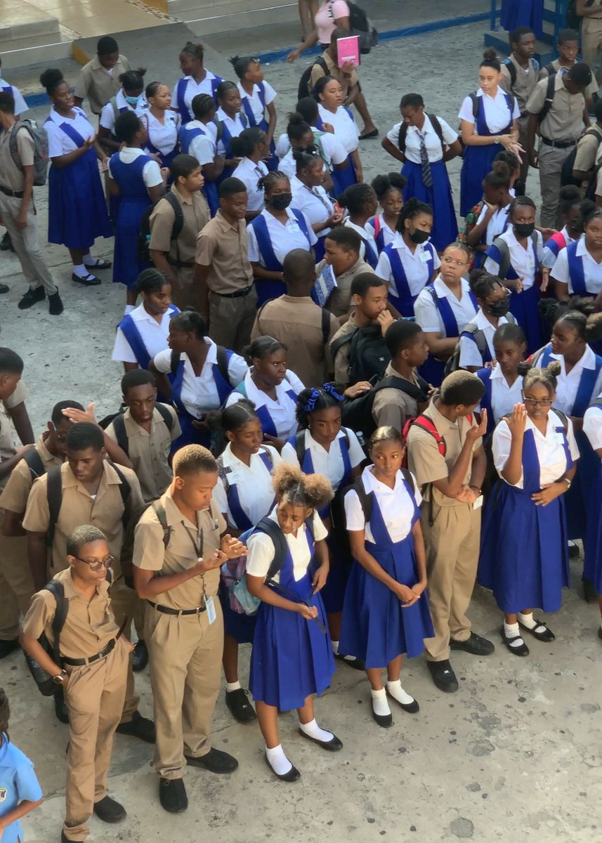 NCU91FM's tweet photo. Kingsway High School was an amazing stop on our Acts of Kindness Tour this morning. Thank you to everyone who made us feel welcome.
We can't wait to see who we meet next on this journey!
#ActsofKindnessTour #KindnessMatters #SpreadLove #Education #Community #NCU91FM https://t.co/M3AOcKB8As