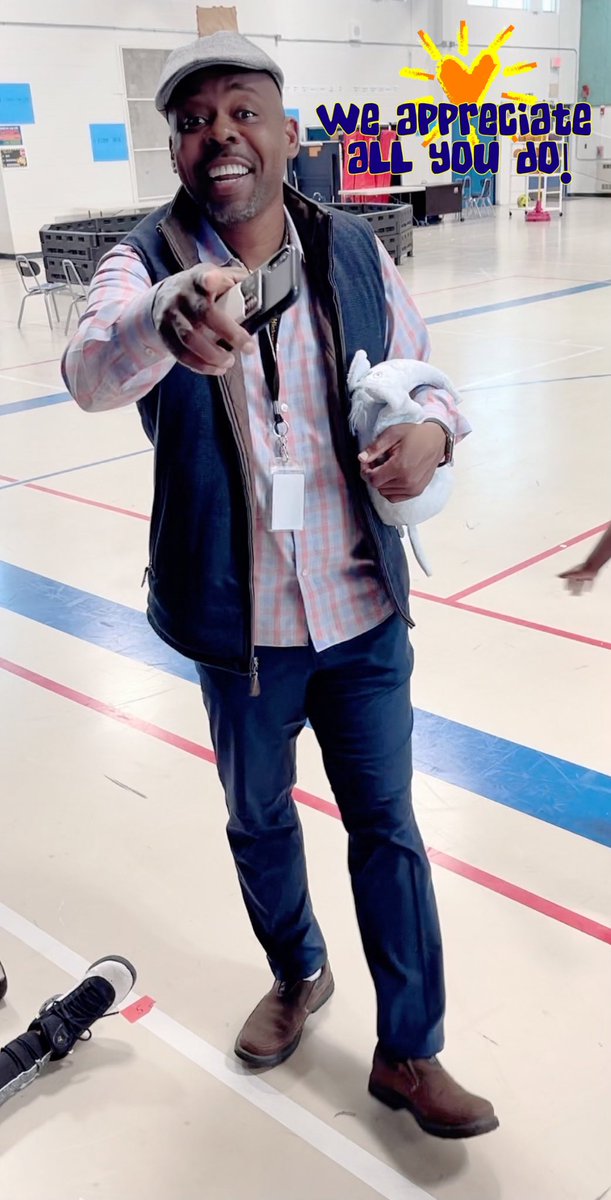 CompassHMC1's tweet photo. We’d like to give a big SHOUT OUT to our Superintendent, Mr. Yaw Obeng, for visiting our kiddos who earned “Open-Gym-Time” for following the directives expected for MAP TESTING this week. We appreciate your leadership! @YawObengKC @HMC1Proud https://t.co/6Ks4PzCO3b