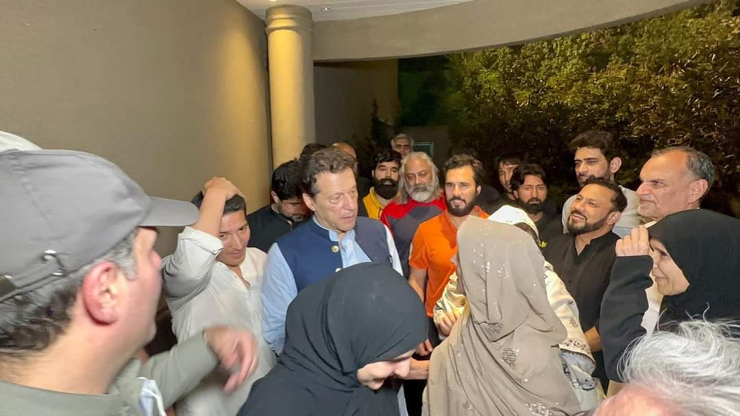 الحمدللہ چئیرمین عمران خان خیریت سے واپس زمان پارک پہنچ گے