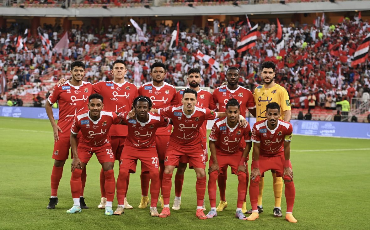 sultanazharr's tweet photo. الحمدلله من قبل ومن بعد اخواني اللاعبين والجهاز الفني والإداري بطولتنا اليوم هي شرف السلام على سمو سيدي ولي العهد ارافعوا رأسكم ماقصرتوا أبطال قدمتم نهائي يليق بتاريخكم في أغلى بطولة وأغلى حضور وصلتم لهذا الإبداع بفضل الله ثم برؤية قائدنا الملهم وهذه ليست إلا نقطة إنطلاقة والعودة إلى أمجاد الوحدة ❤️🤍
#بكم_نفتخر
#كأس_الملك 
#اغلى_الكؤوس