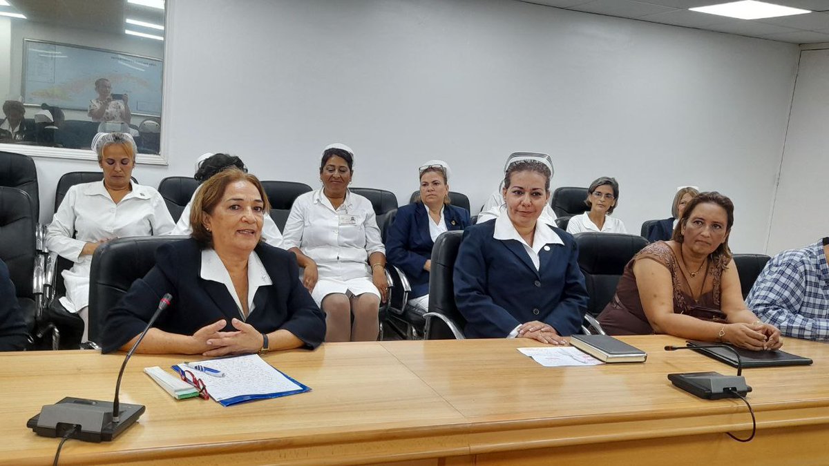 Se premia por la consagrada dedicación a la noble profesión de la enfermería con la distinción La Rosa Blanca a  destacados enfermeros,en el <a href="/hpsscc/">Hospital General Provincial S.S Camilo Cienfuegos</a>,Felicidades para todos,#SanctiSpíritusEnMarcha,#CubaPorLaVida
<a href="/MINSAPCuba/">Ministerio de Salud Pública de Cuba</a> <a href="/DiazCanelB/">Miguel Díaz-Canel Bermúdez</a> <a href="/DeivyPrezMartn1/">Deivy Pérez Martín</a>