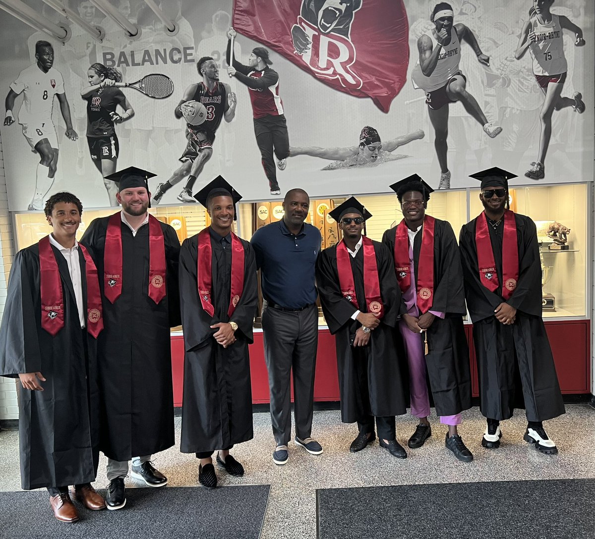 Congrats <a href="/LRU_Basketball/">Lenoir-Rhyne Men’s 🏀</a> Class of 2023! I wish you all the best in everything that you do! #Mo #Coop #E #J5 #Dame #Leek