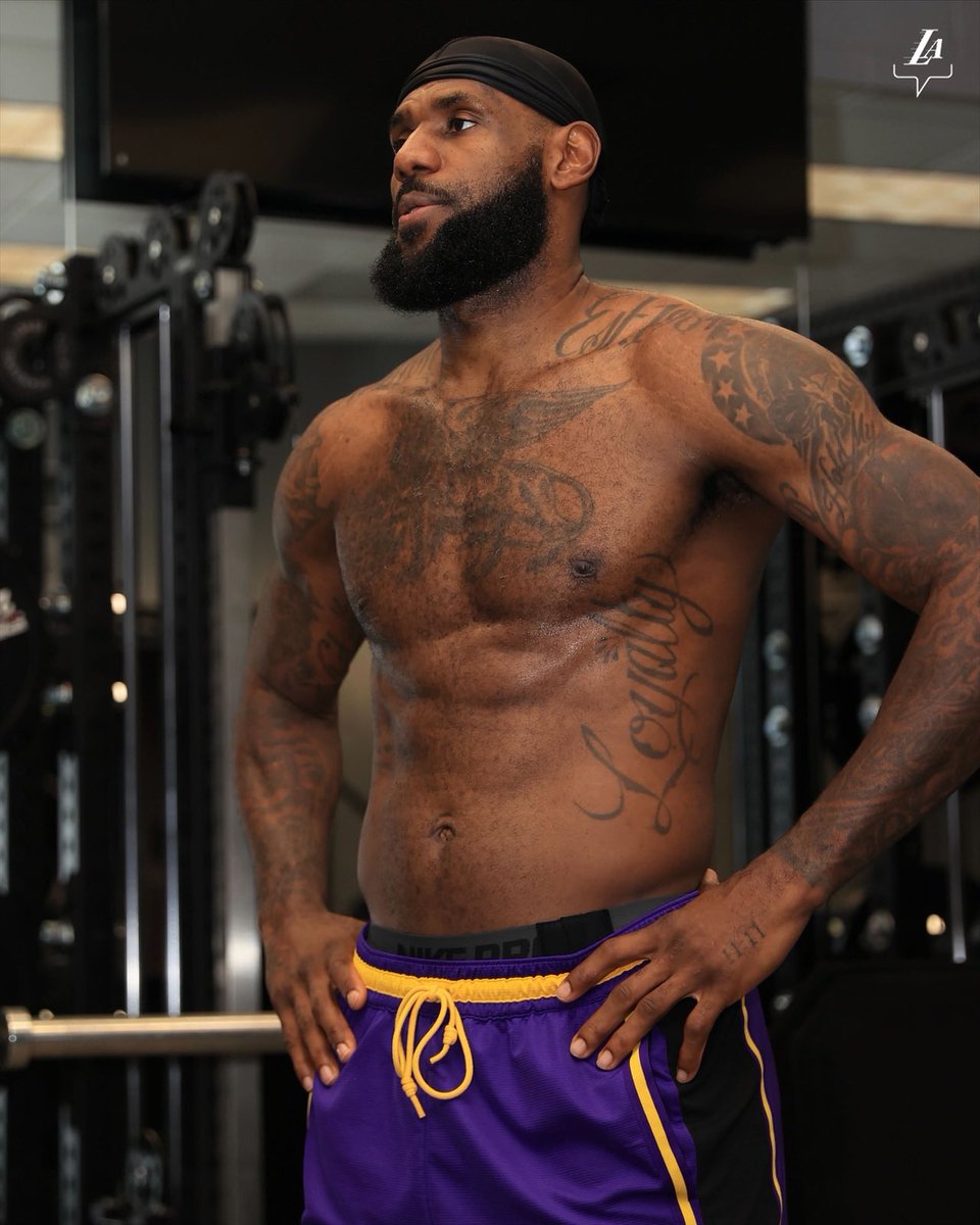 Lakers's tweet photo. Early work. https://t.co/wSbRI9Ouho