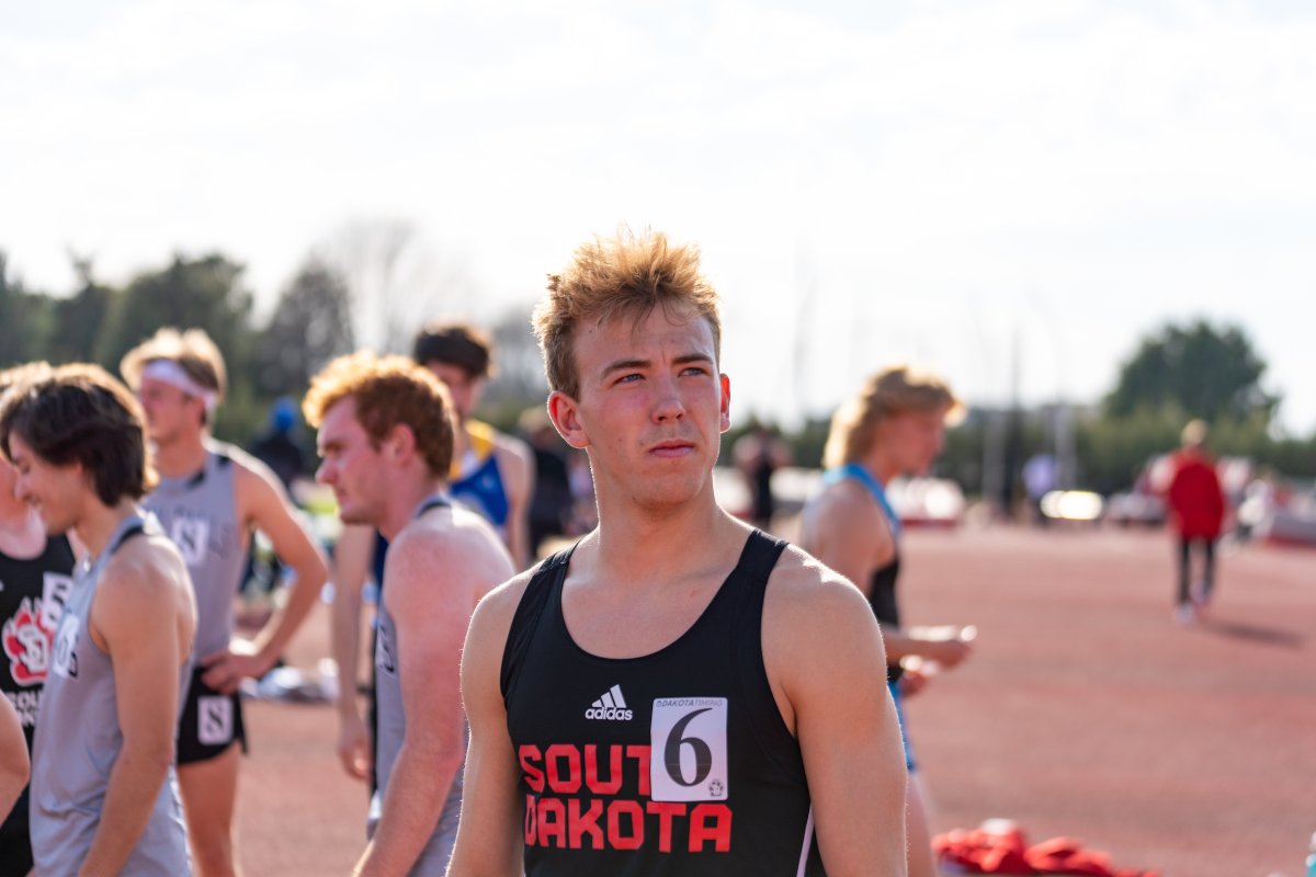 SDCoyotesXCTF's tweet photo. Moving on to finals in the 800 meters 👉

Luke Olson, 1:52.06

#GoYotes x #WeAreSouthDakota 🐾 https://t.co/byvT6U3ZSN