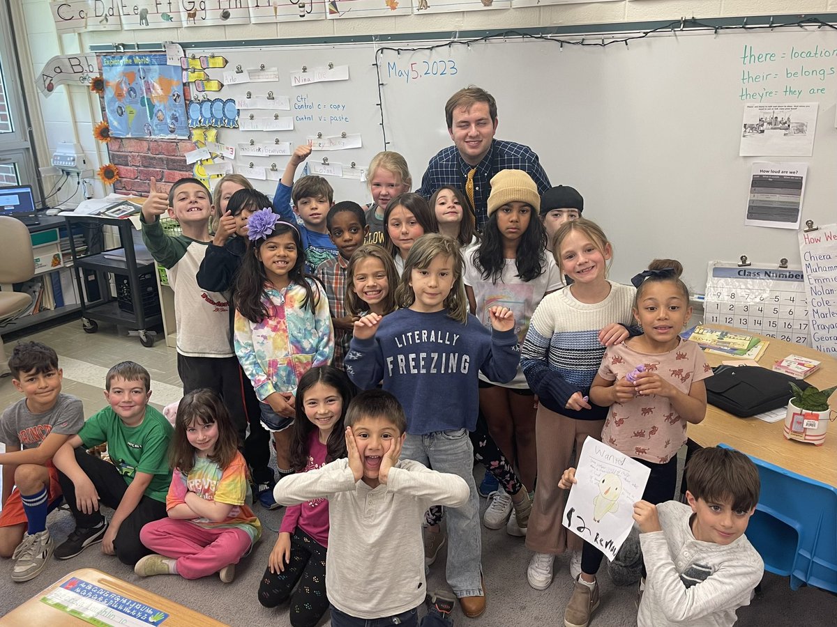 kyle_contaldi's tweet image. Wrapped up my student teaching at @HopewellES this week. So grateful for @KymHarjes and @2DAmore for being AMAZING mentors and helping me grow as an educator. 2HV and 2D will forever have a place in my heart and I cannot wait to visit again soon. ❤️❤️ Next Stop: graduation 🎓