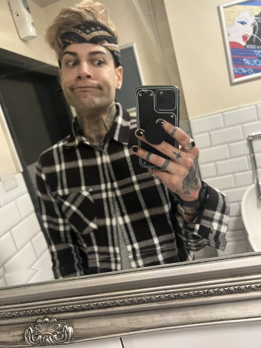 Masquerading in a this human skin https://t.co/ROTWdQzFPp<a href="/tag/turning30"class="tags"><span>#turning30</span></a>