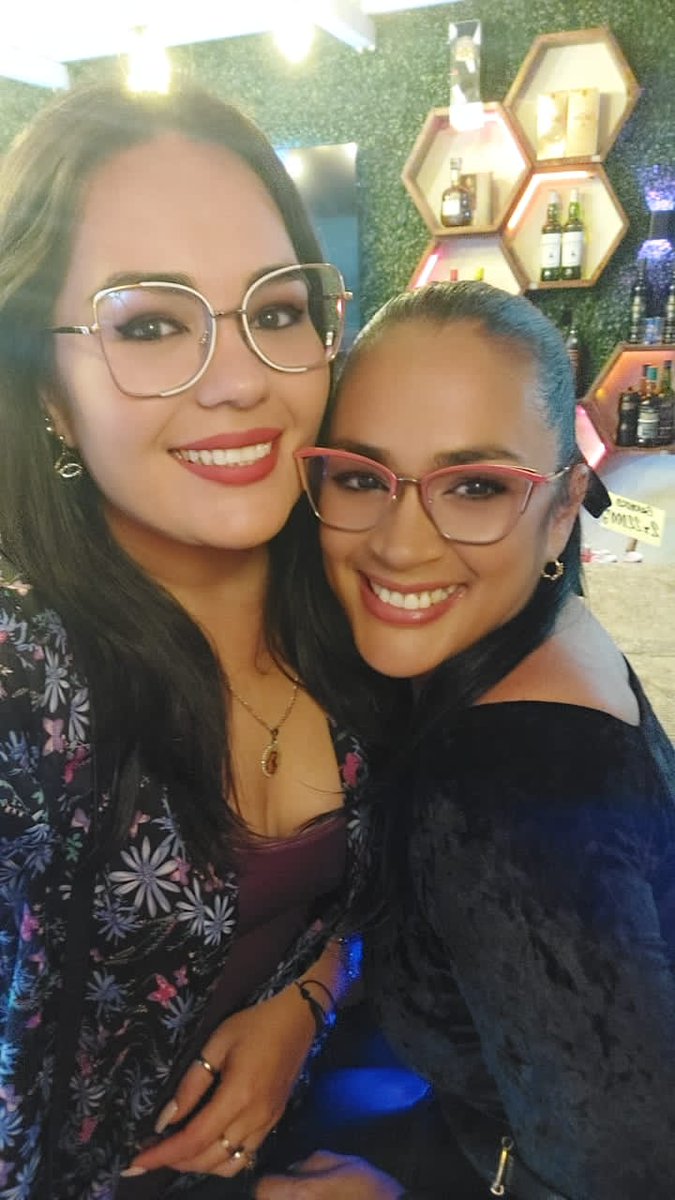 Mi linda me sonsaco hoy....viernes y el cuerpo sabe que salimos a conquistar el mundo 🍻