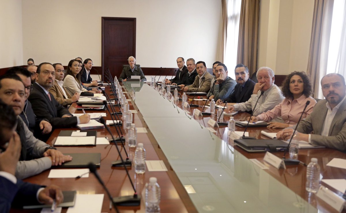 Estamos en reunión de Gabinete para dar seguimiento a las acciones de cada dependencia del <a href="/Edomex/">Gobierno del Estado de México</a>.