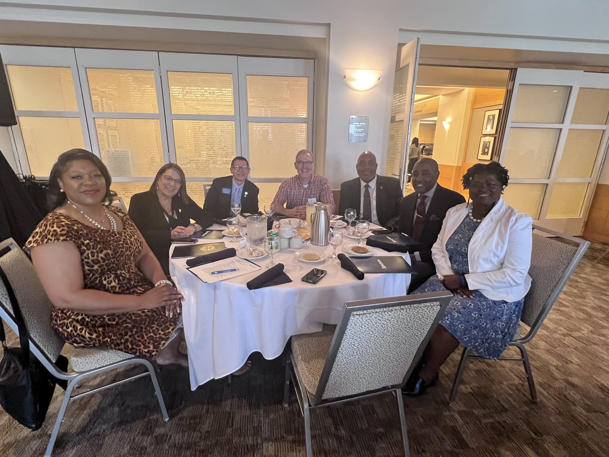 Sandra Williams tweet media