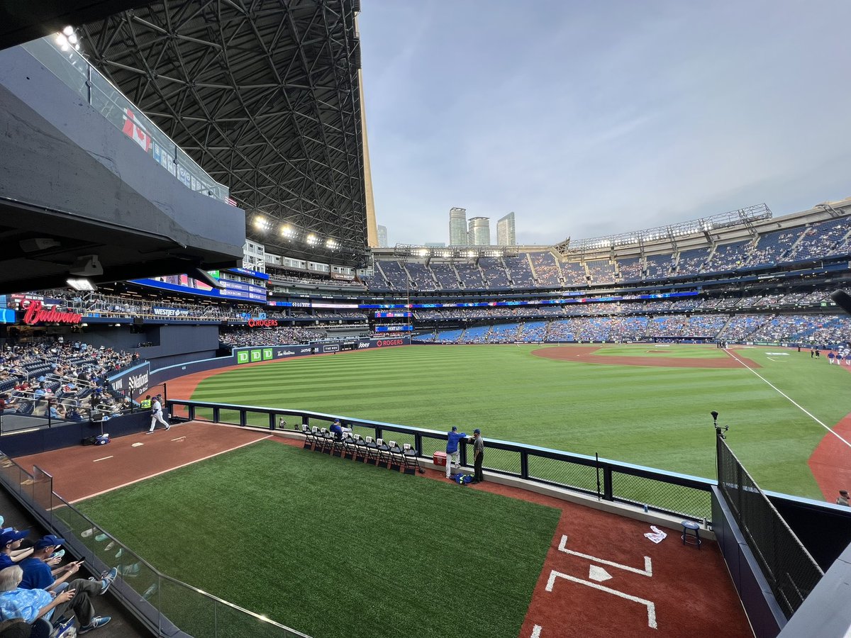 FarrahMerali's tweet photo. The dome is open! ☀️#GoJays https://t.co/hIDQnSGHeM