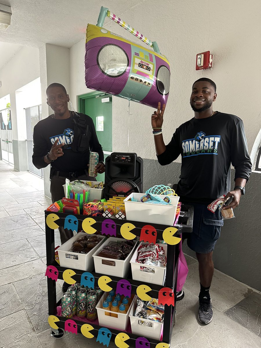 What a great way to end Teacher & Staff Appreciation Week! 90s jams was playing from the 90s themed Woot Woot Wagon! #wootwootwagon #HappyTeacherAppreciationWeek #ThankATeacher #TeacherLife #APLife #CharterSchoolsWeek @Academica @SomersetAcadInc #charterlove