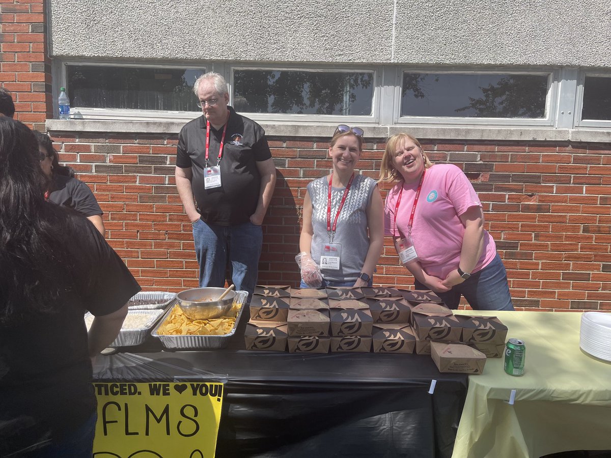 RomeroFLMS's tweet photo. It was an awesome day at FLMS as parents did a carne asada to conclude teacher appreciation week! Thank you to our incredible and dedicated educators. Family and community engagement in action! #flmshornets @LDMcDade @LoreeYWilliams @CPorterLucas @TheColon_s https://t.co/0gIbMbRBlM