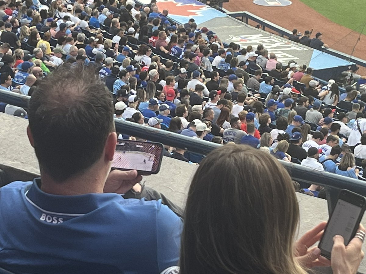 rob-gillies-on-twitter-jays-fan-watching-the-leafs-playoff-game