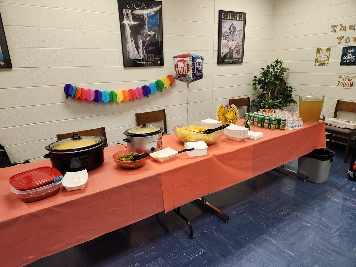 KindraTukes's tweet photo. Destination: Mexico! #ELfiestafriday had all the weekend vibes! Music, food, and fun is how every week should end! #worldclassteachers #ELteacherappreciation #TeacherApprecationWeek #endoftheyearfun @DrKeshaJones1 @ELHS_HCS @RWilliams_EDS @MrArnoldtheGol1 @FCulverson @ELHSIPLL https://t.co/G6moBgWRse