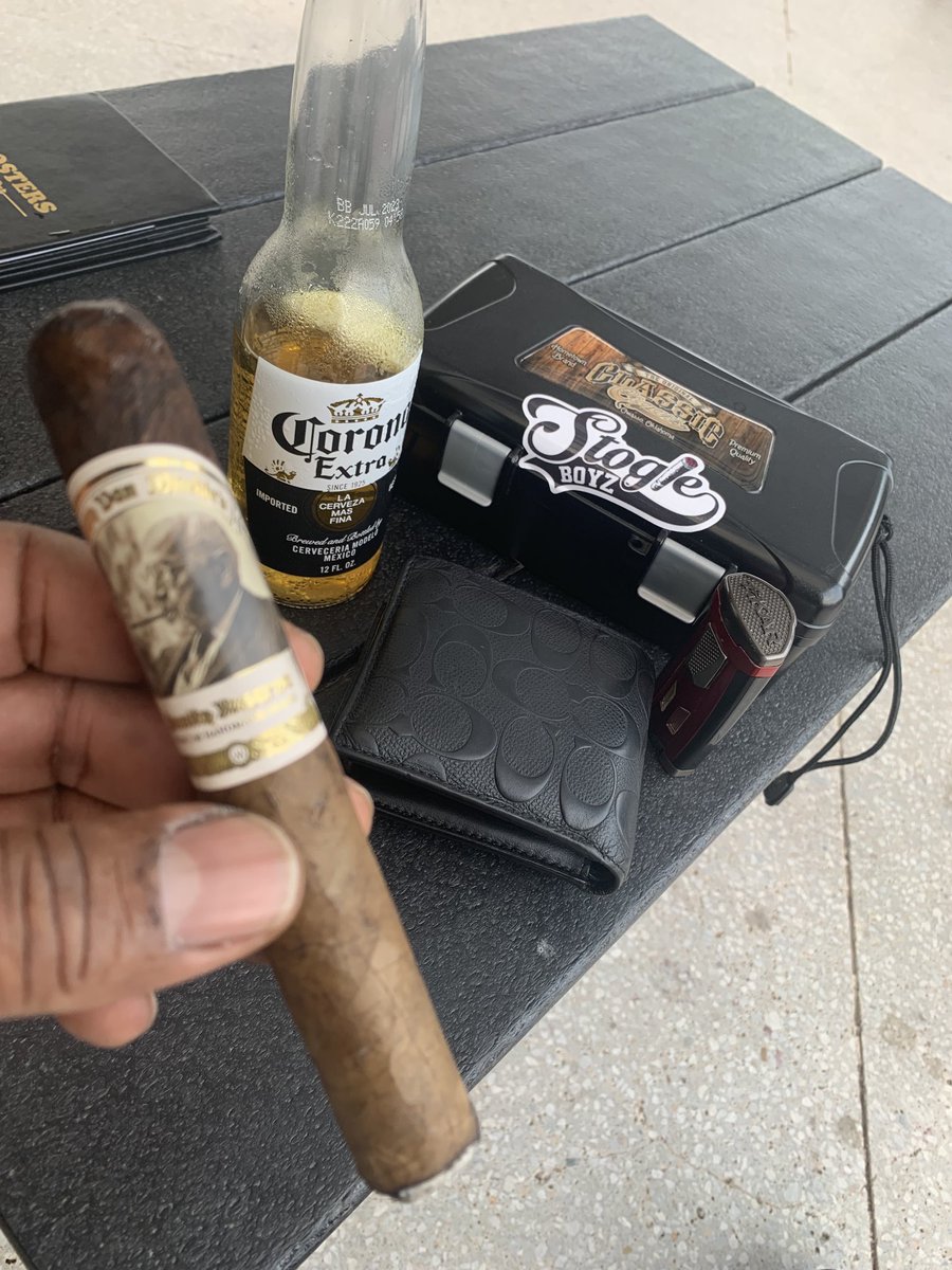 hitmanware's tweet image. Fresh off from work ✊🏾