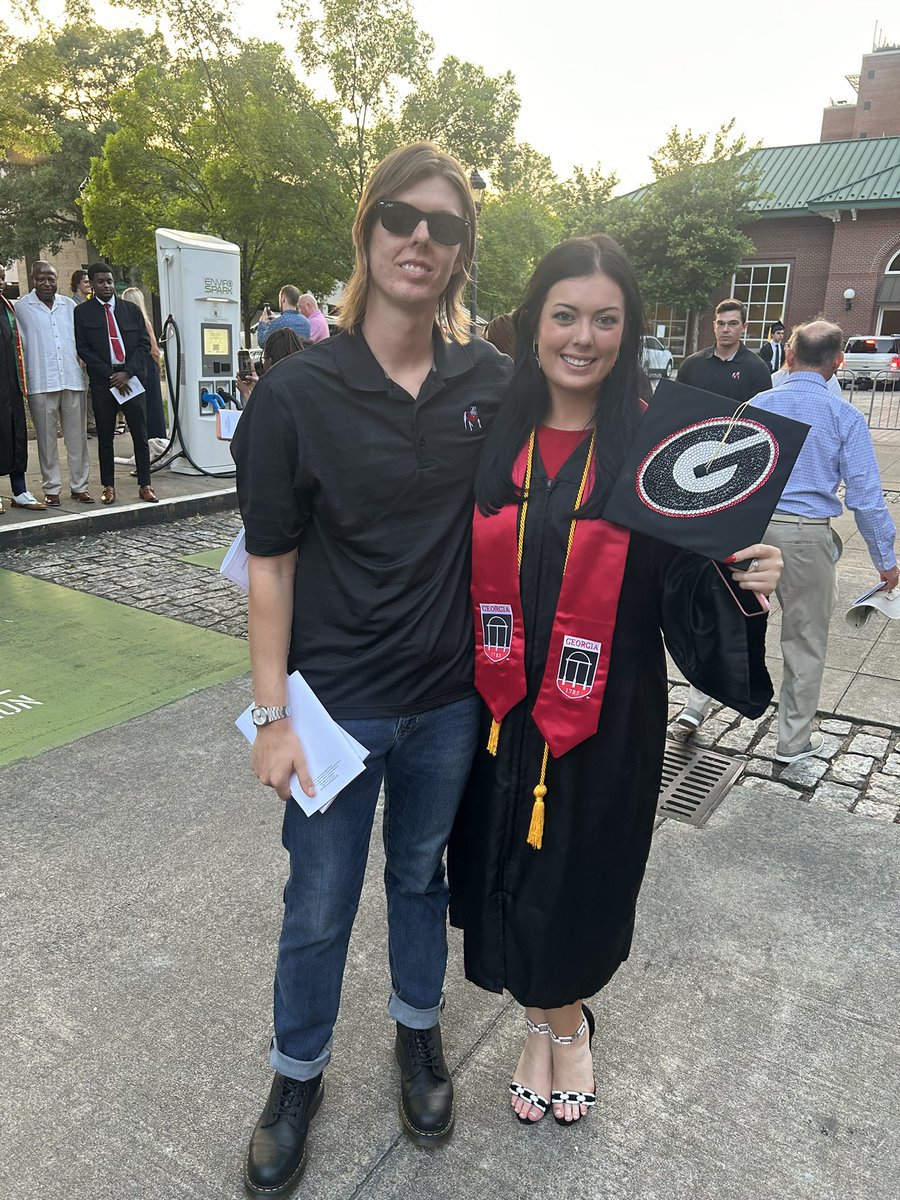 Jamesontank27's tweet photo. So proud of Jordan #UGAgrad https://t.co/TceKxpPpPu