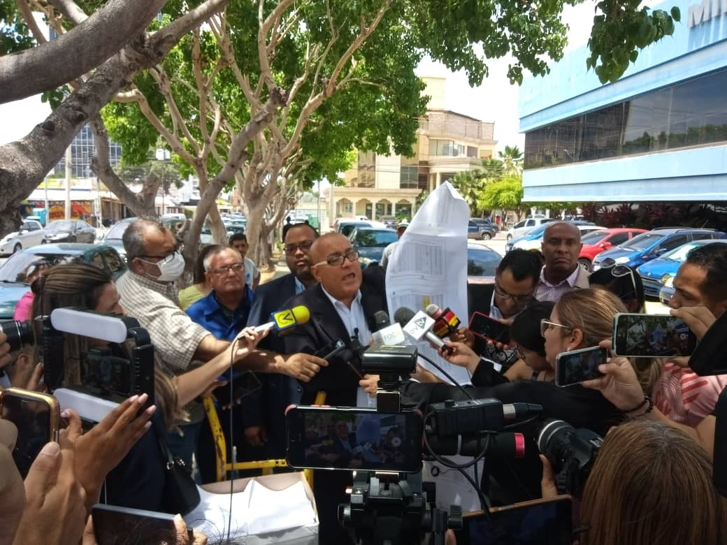 El gobierno de Willy Casanova provocó el desalojo de 591 comerciantes de la Curva de Molina que padecieron la perdida muebles y mercancías que fueron robados por funcionarios bajo el mando del exalcalde.
#WillyEstafador