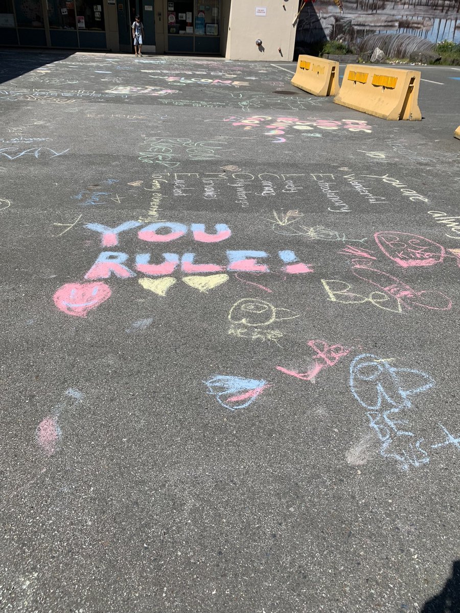 What a week! Kicked it off with a visit from Gray’s school liaison officer, competed at North Delta A track Meet and ended with a sunny day filled with sunny messages. Enjoy the beautiful weather <a href="/GrayLearners/">GrayElemSchool</a>  this weekend☀️