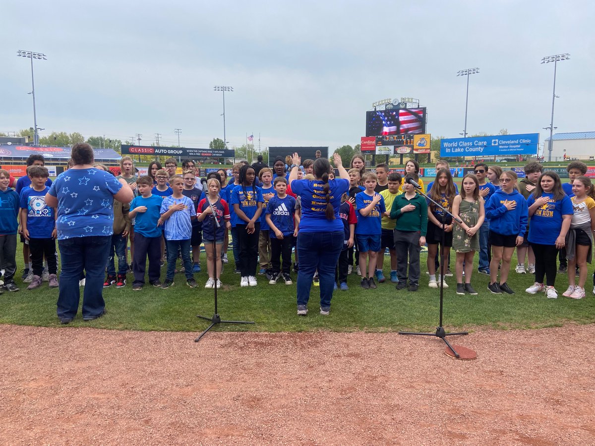 Our Royalview 5th graders did a great job singing the National Anthem at tonight’s Captains Game. #weschools