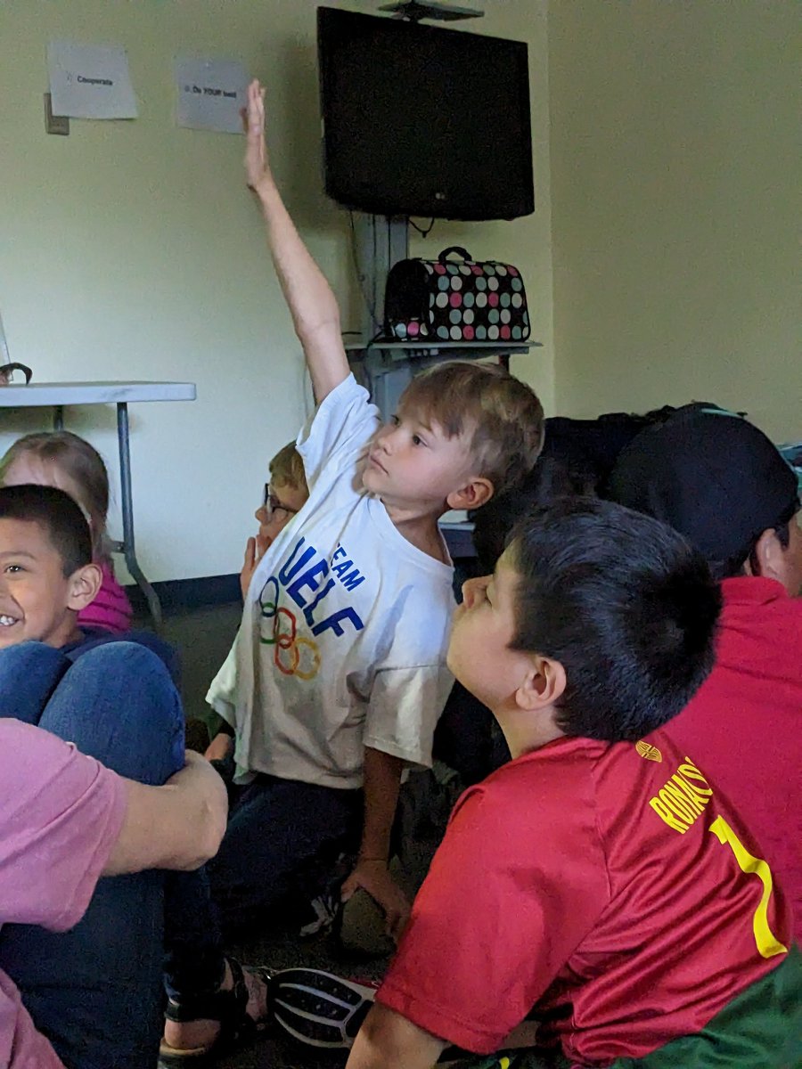 GardenEdSandra's tweet photo. Learning all about bats with @NorCalBats today.  #UELFGarden
@UELFSEAWOLVES1 @Proud2BeCRPUSD @UELF_PTA @LagunaFnd @SSUCEI @sanctuaries @WholeKidsFnd @RohnertParkCity @LundeChristina https://t.co/IXFKCCv2Zx