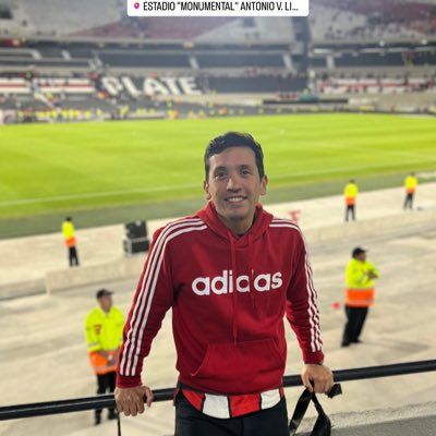 Garobsas's tweet photo. #NuevaFotoDePerfil https://t.co/W6JQ2vIcmY