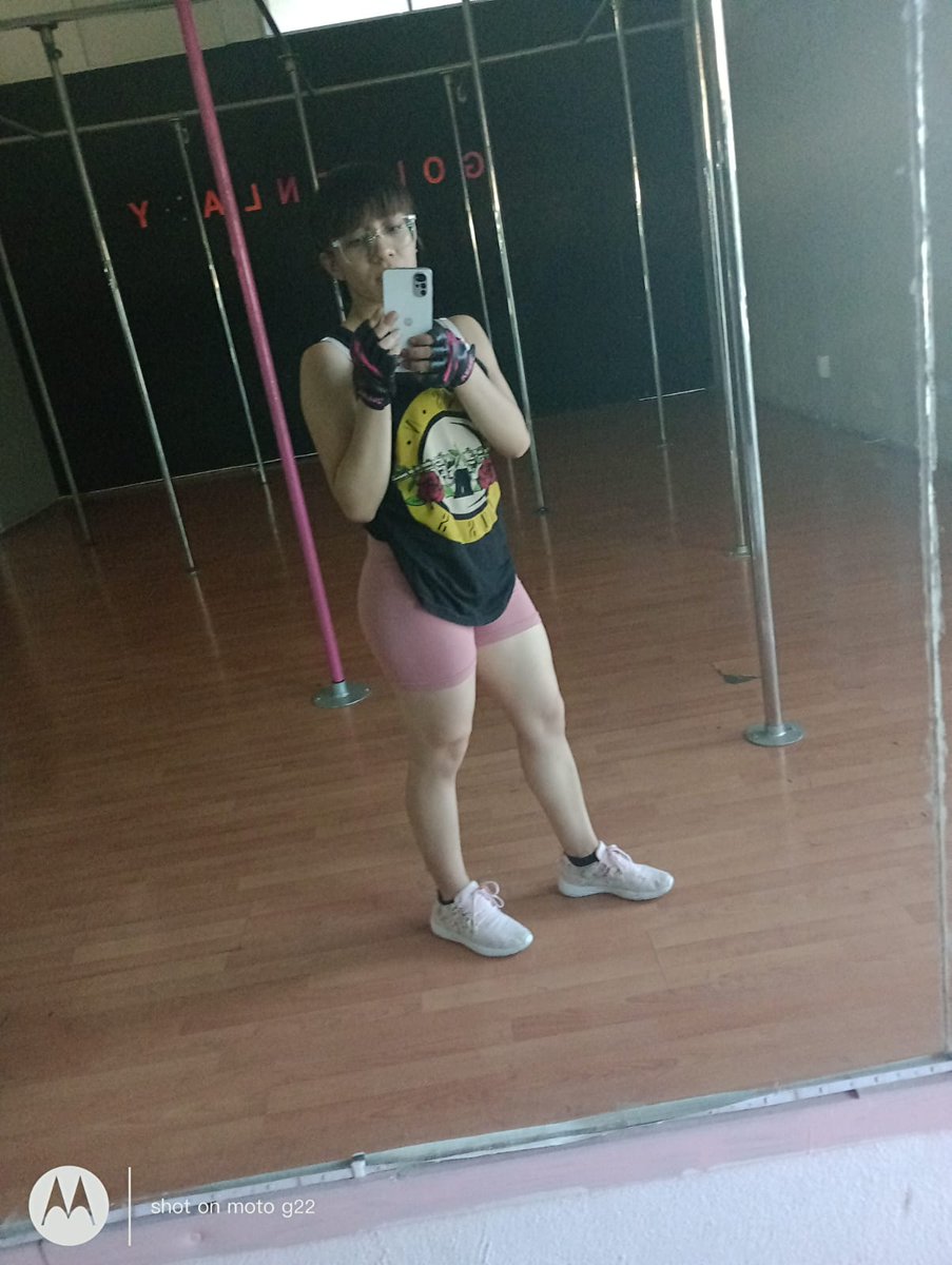 YarelAbbs's tweet photo. @MikecrackYT Saliendo del gym https://t.co/xdSeYdYBgx