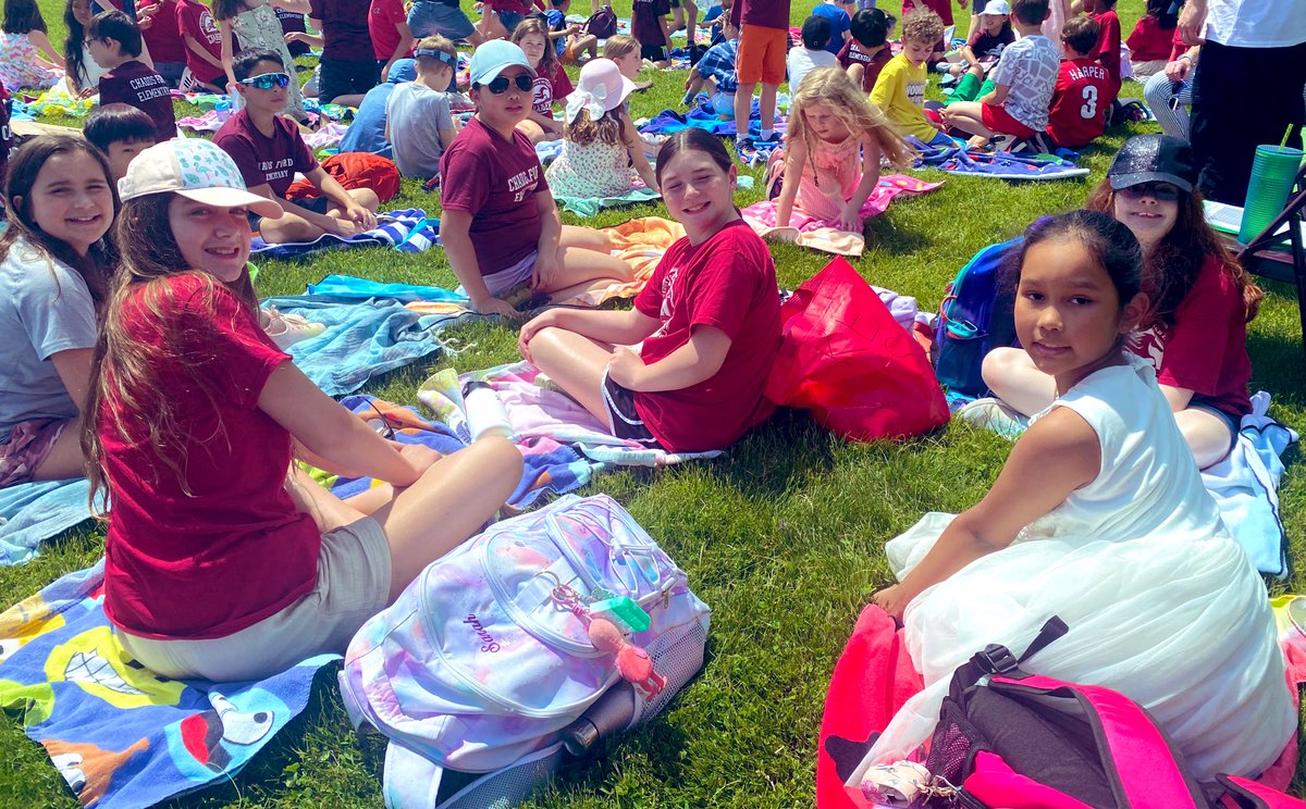 Soaking up the sun at May Fair this afternoon! 🌸☀️ <a href="/ChaddsFordUCFSD/">Chadds Ford</a> @UCFSD