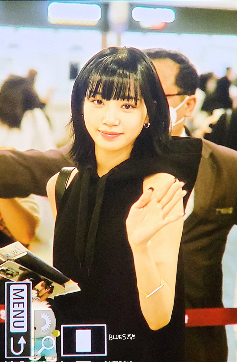 Bluessera's tweet photo. 230513 프리뷰
🥰

#김채원 #채원 #CHAEWON #キム・チェウォン #르세라핌 #LE_SSERAFIM #LESSERAFIM https://t.co/UGXA63sqm9