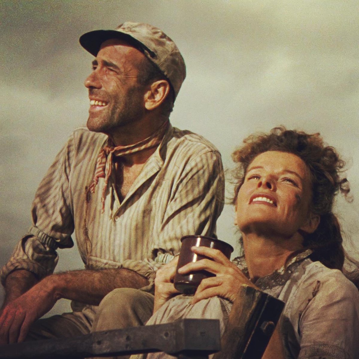 HumphreyBogart's tweet photo. The absolutely amazing Katharine Hepburn, who co-starred in The African Queen with her dear friend Humphrey Bogart, was born on this day in 1907. https://t.co/YJ3r28x1th