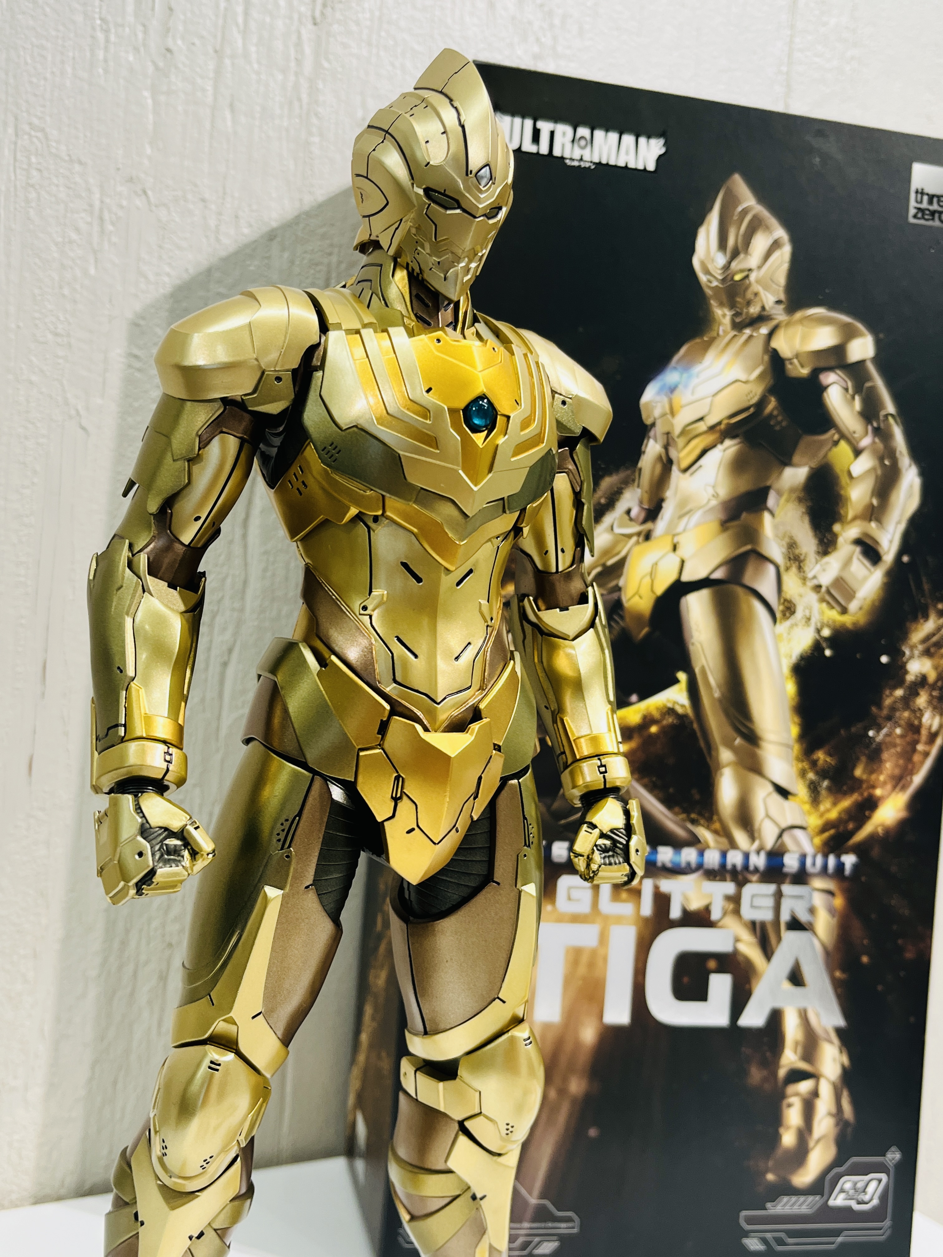 ULTRAMANFigZero 1/6 ULTRAMAN SUIT GLITTER TIGA – threezero store