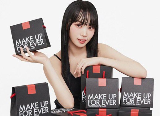 kcwgallery's tweet photo. chaewon for make up for ever https://t.co/vhRdVvwgnG