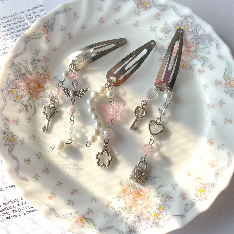 cuteythings's tweet photo. hairpin coquette mutiara 

🖇 https://t.co/8LUjFSOA2g
── rating : 5 https://t.co/SEpI1L1iYG