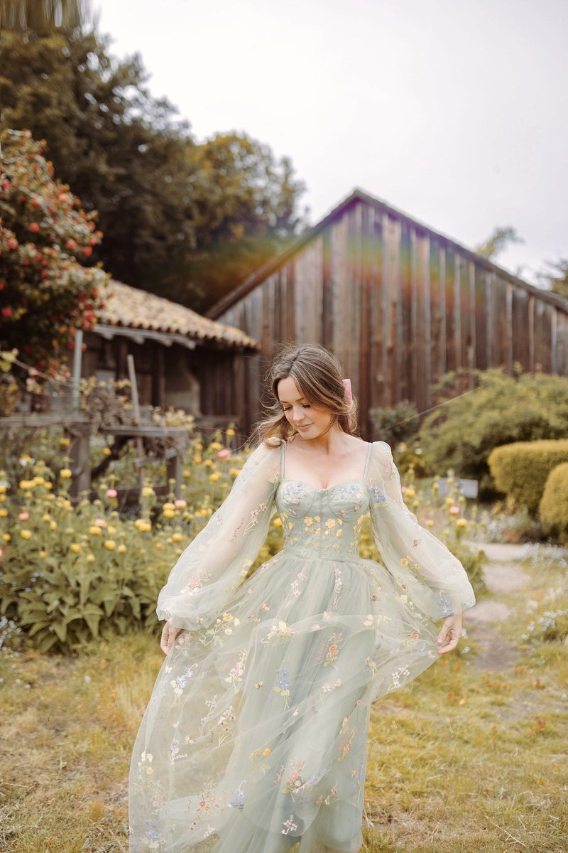 Sky 🎀📖 tweet media