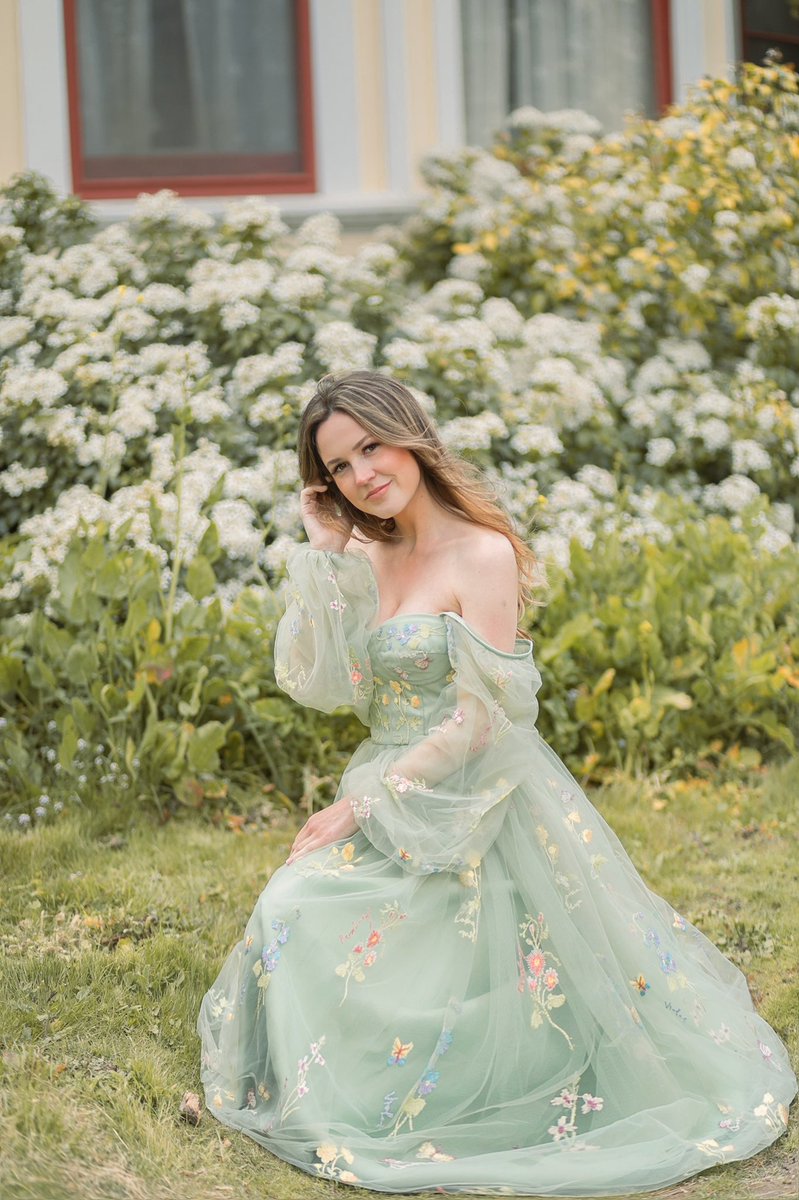 Sky 🎀📖 tweet media