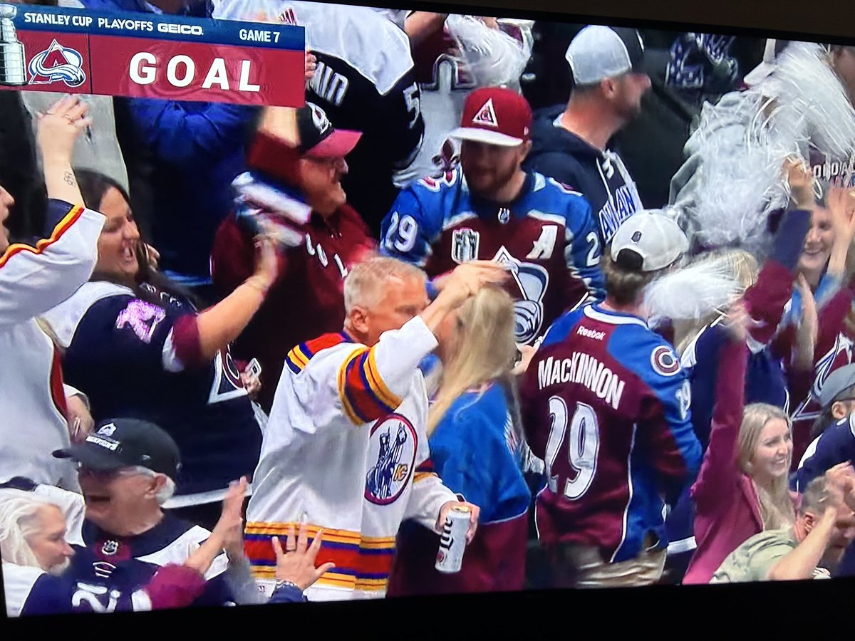 RoyalRetros's tweet photo. Now thatโs a hockey fan!
#kcscouts #kansascityscouts https://t.co/ZX3QpOZFNO