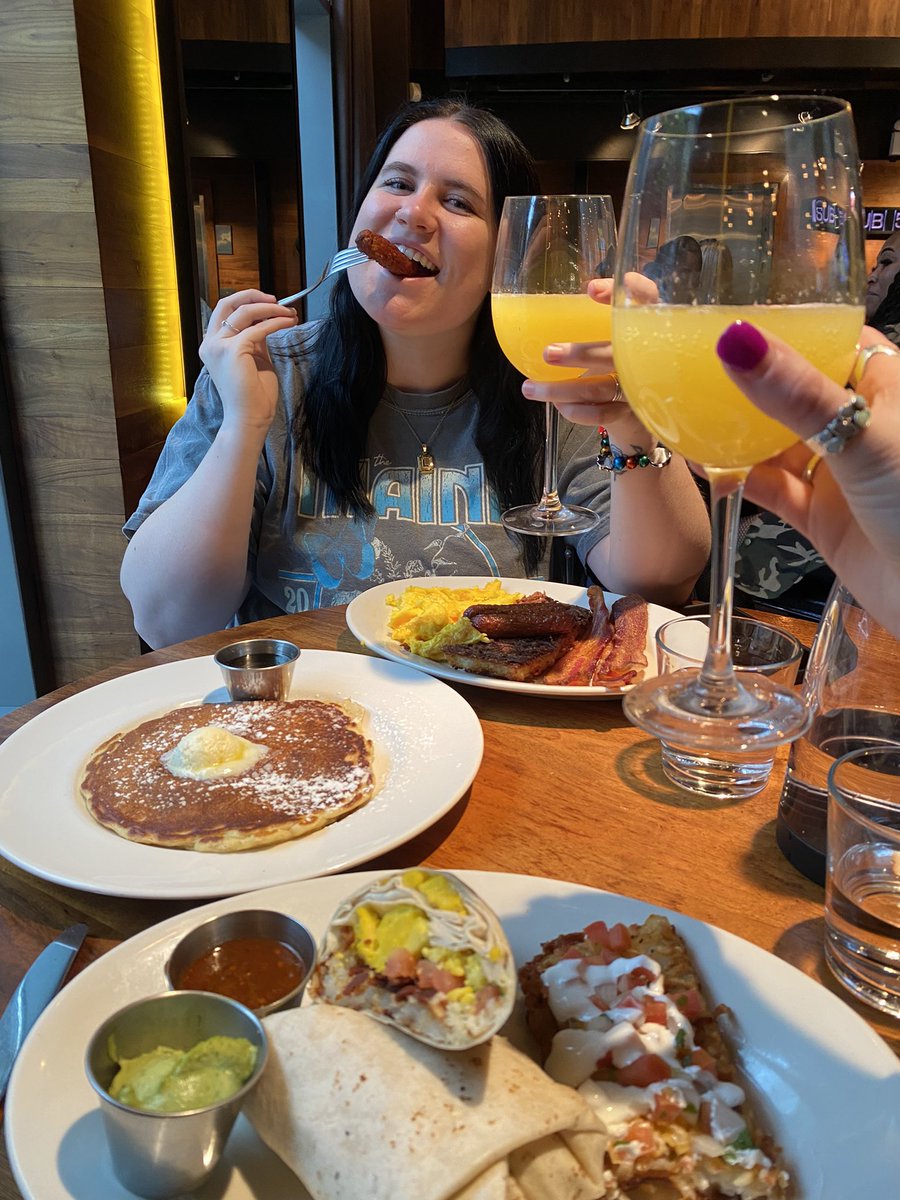Mary_Walton's tweet photo. I got to spend the weekend with my bestie &amp; it was so so fun but now I am home &amp; sad 🥲 https://t.co/jVG7o9JqKI