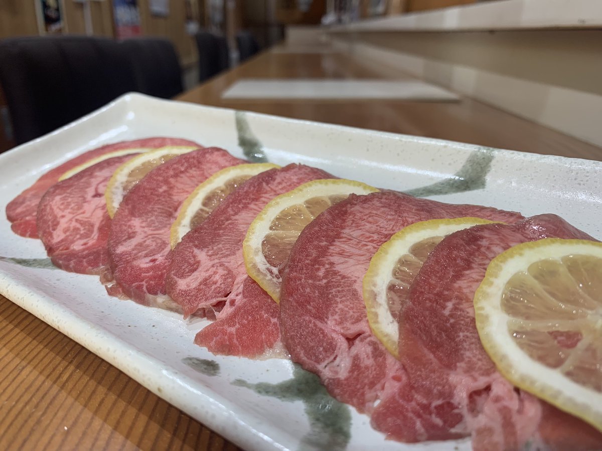 kagaribi_1220's tweet photo. レモンタン😍
タンとレモンを炙って一緒に
食べると美味しかった👍 https://t.co/5AmrPbXqqR