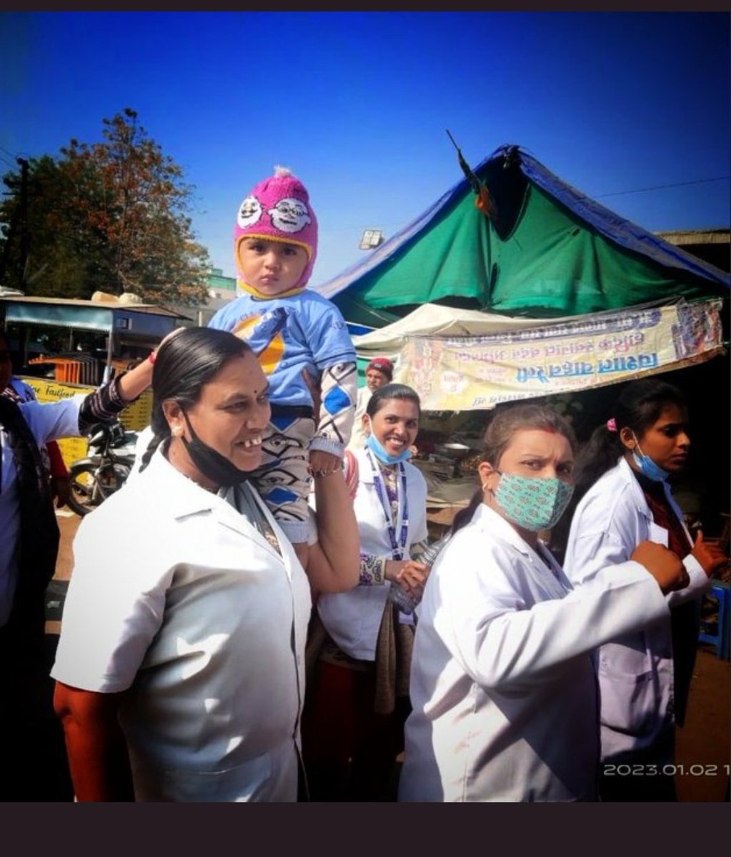आज मजदूर दिवस पर NHM संविदा कर्मचारी जो 14 दिन से क्रमिक भूख हड़ताल पर है अपनी समस्या <a href="/NHM_MP/">National Health Mission MadhyaPradesh</a> के माध्यम से <a href="/ChouhanShivraj/">Shivraj Singh Chouhan</a> तक पहुंचाने के लिए भोपाल आ रहे हैं<a href="/narendramodi/">Narendra Modi</a> हमारी तकलीफ को समझ आज ही हमारी मांगें पूर्ण करें<a href="/JM_Scindia/">Jyotiraditya M. Scindia</a>
#एनएचएम_के_बंधुआ_मजदूर_सुख_सुविधाओं_से_कोसों_दूर