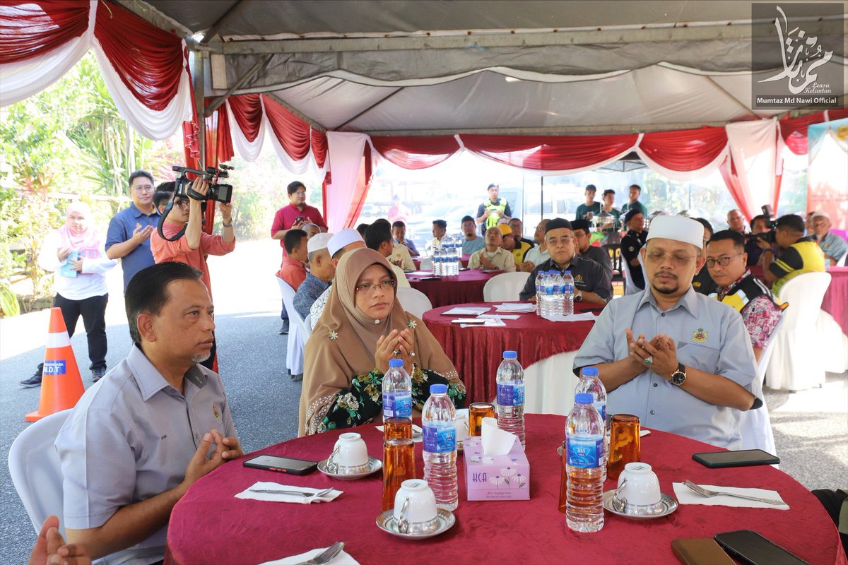 officialmumtaz's tweet photo. LAWATAN TAPAK DAN TAKLIMAT PROJEK MEMBINA JALAN DAN JAMBATAN MELINTASI REL KERETA API DARI KG KOK KELI KE KG KOK PASIR.
#kelantan
#KeluargaMalaysia
#tumpat
#relkeretaapi
#kokkeli
#kokpasir
#pembangunan https://t.co/VVvy1F6Nyy