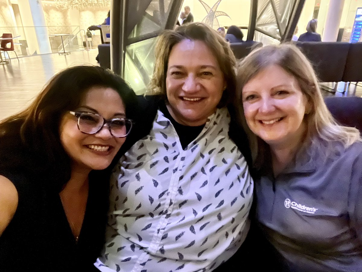 Always amazing getting to hang with legends (and badass women neos) in the field @PASMeeting #PAS2023 #PAS23Selfie @crmartin90 @bpoindexterMD @WomenNeo