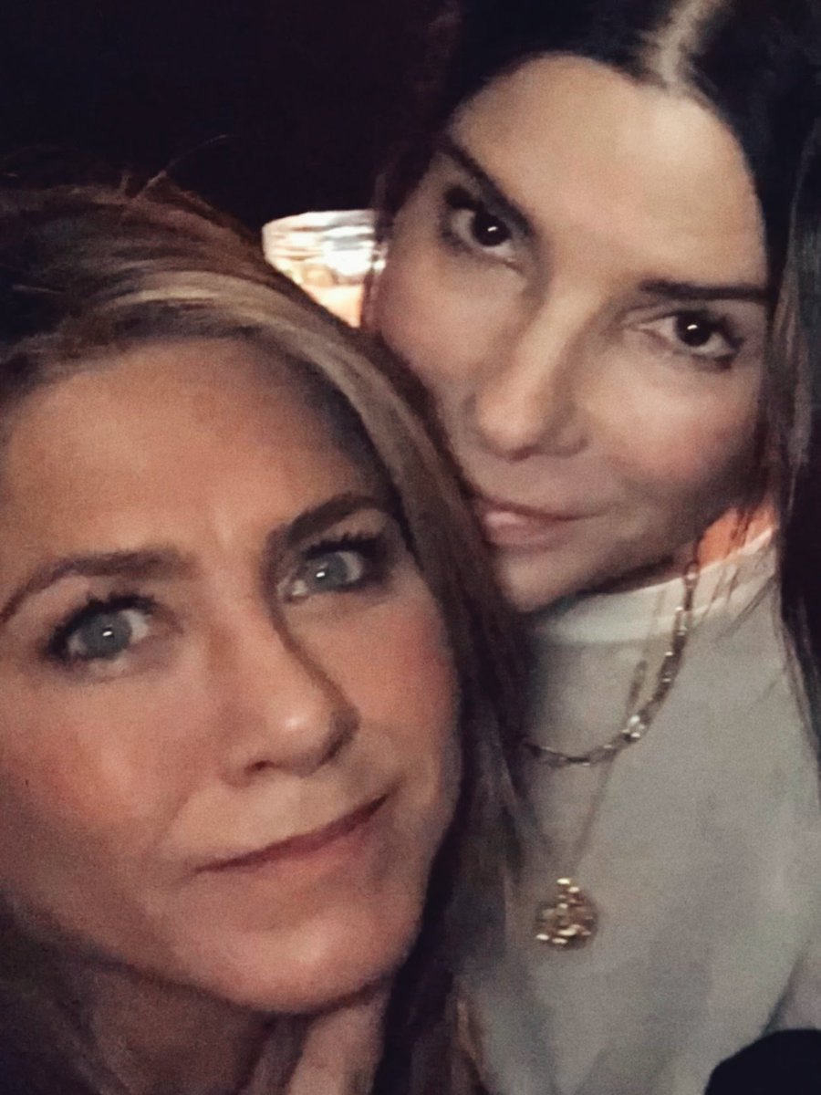 jennifer aniston and sandra bullock being besties make me so happy 🥹