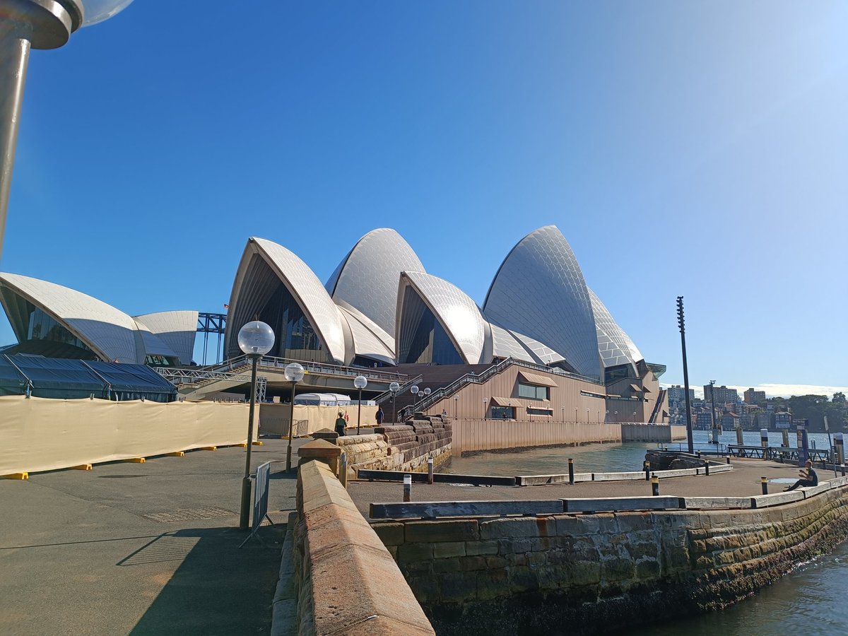 Para los pibes, la concha mas famosa de Sydney.
Para los Squaners, el cubeshape mas conocido