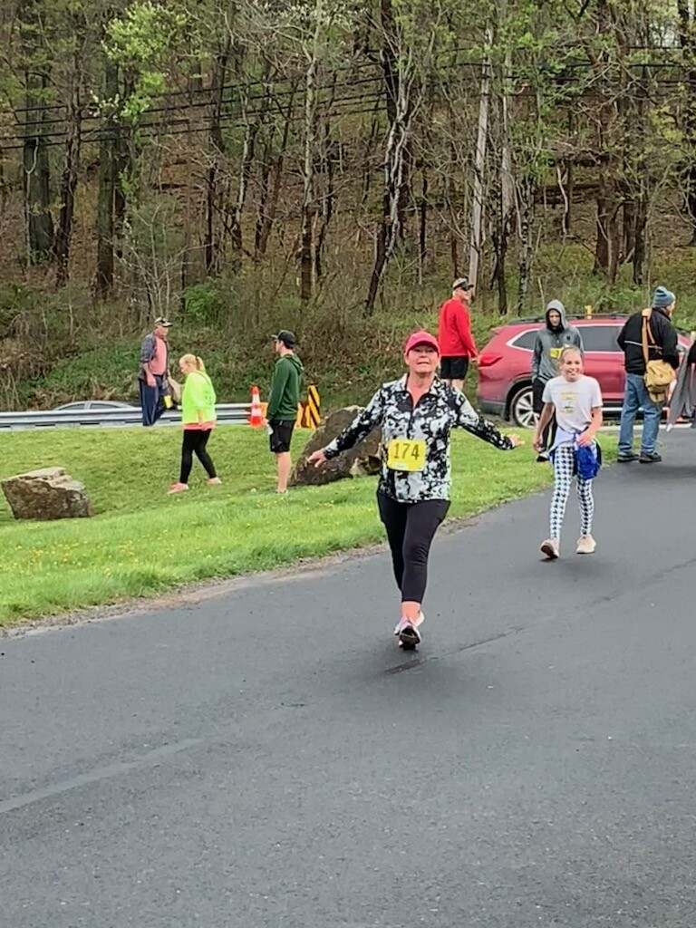 wendymmilne66's tweet photo. beating myself up over having to walk annual #SummitChallenge 3.5 HILL run. need to remember I went thru prophylatic mastectomy/ hysterectomy in past 5 mos. One more surgery to go!#OG @FacingOurRisk #previvor  #Istillbeatthathill #ATMgene #friendswhoruntogether🩷 https://t.co/0s00LtbpDc