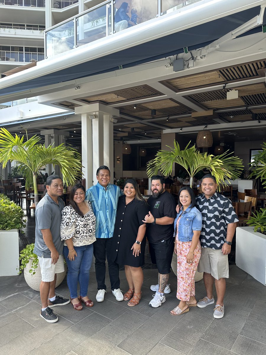 MrAgtarap's tweet photo. ✨April highlights: graduated from @TLA808, celebrated another year around the sun with great friends 🎉, celebrating Ss @KaimiloaES through our inaugural NEHS induction ceremony 🕯️, connecting with @uhmanoacoe alumni and @808TFellows at HTC 🍎. https://t.co/YLDetHAasb