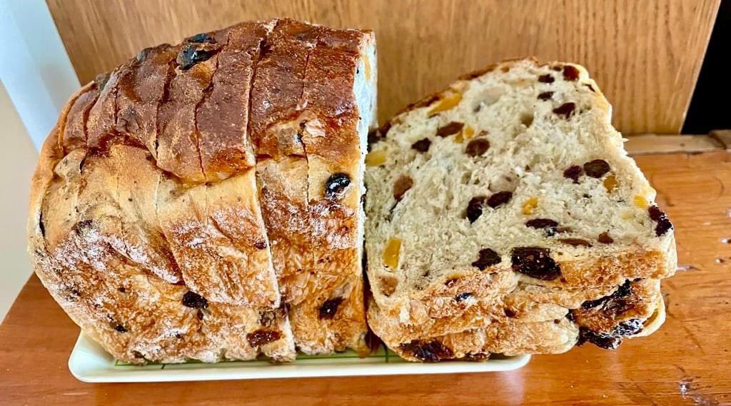 TaraWardBooks's tweet image. Thank you for your #SundayQuiz guesses. The answer is this yummy #FruitBread which my sister bought. I wish I could have tried a slice! ...