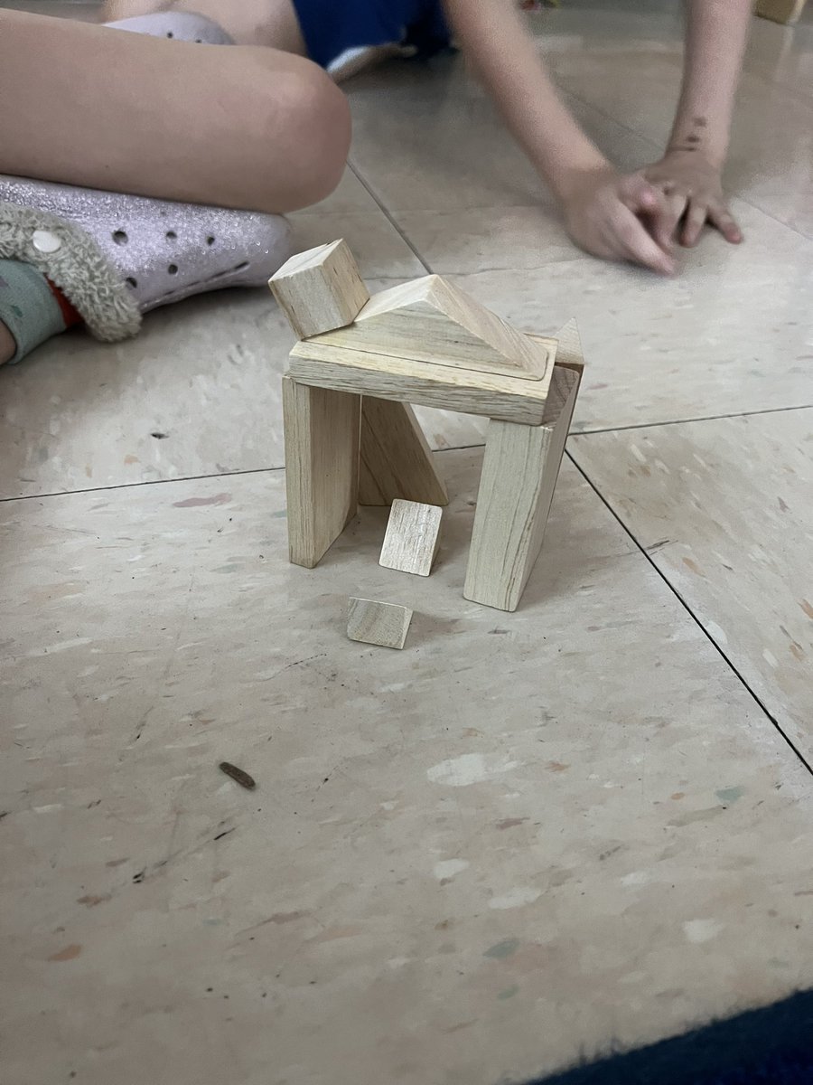 GruntzResi's tweet photo. More shape exploration. math is fun! https://t.co/GtTcp1KqLW