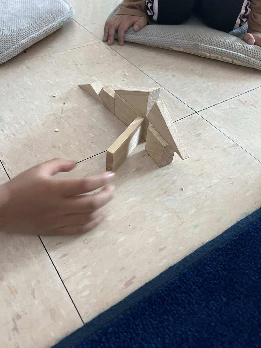 GruntzResi's tweet photo. More shape exploration. math is fun! https://t.co/GtTcp1KqLW