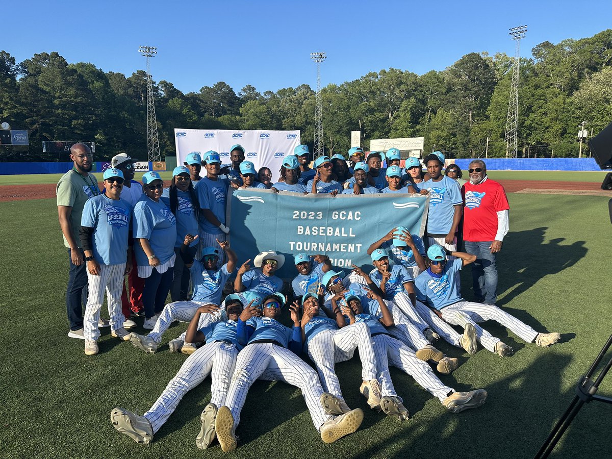 Dillard Athletics tweet media